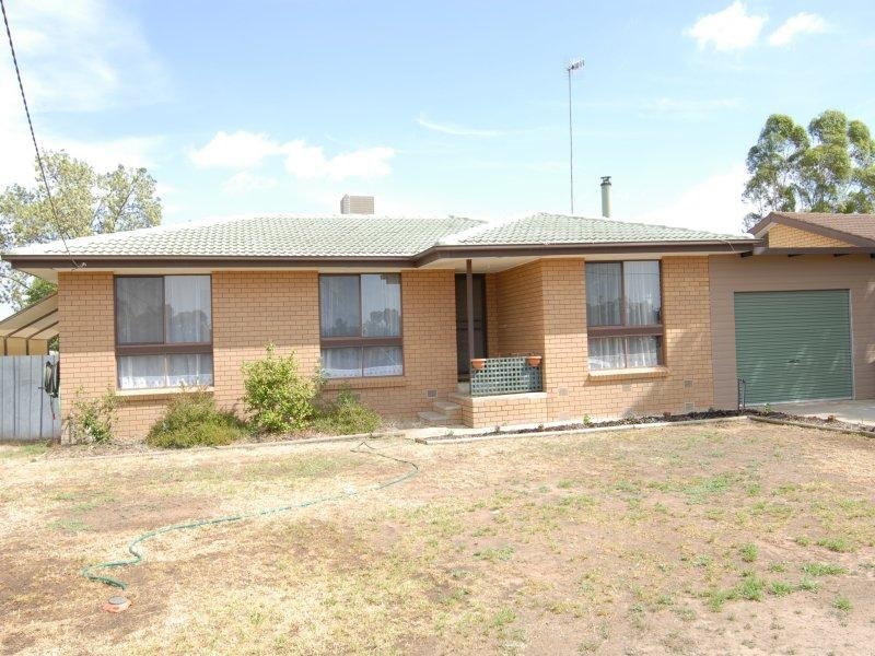 107 Burton Street, Deniliquin NSW 2710