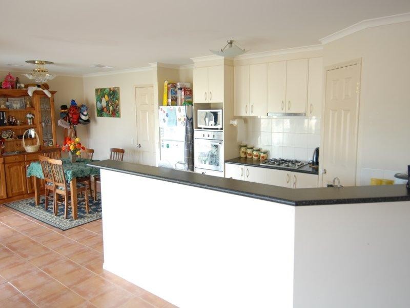 1 Vaughan Place,, Deniliquin NSW 2710