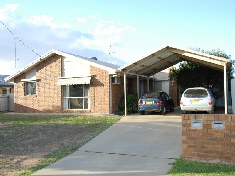 437 Wood Street, Deniliquin NSW 2710