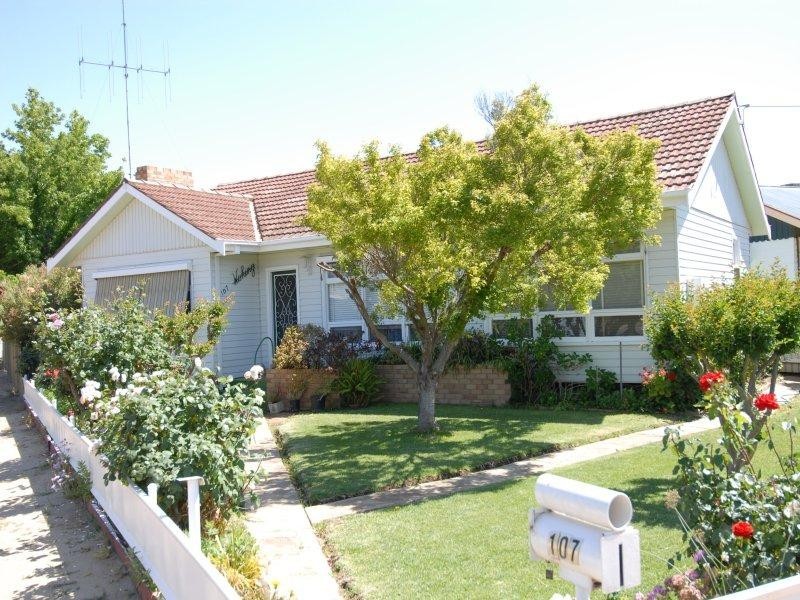107 Macauley Street, Deniliquin NSW 2710
