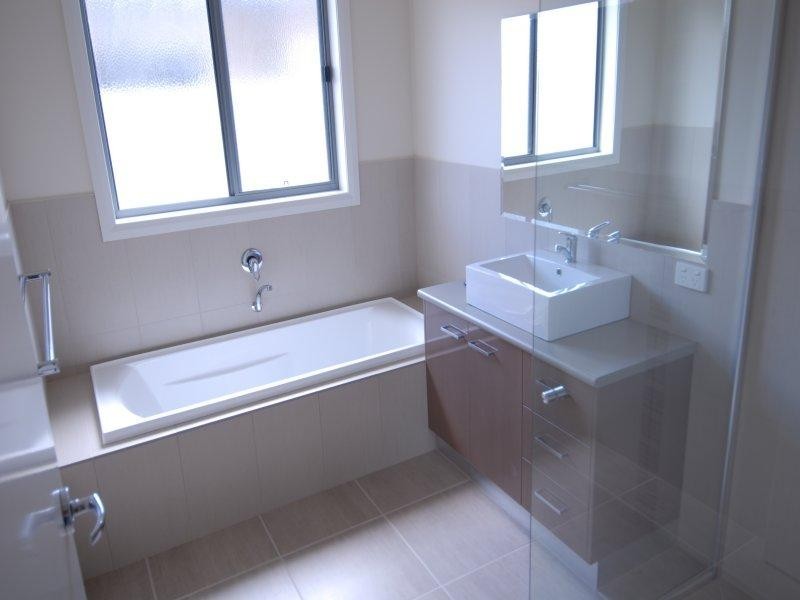 356 Sloane Street, Deniliquin NSW 2710