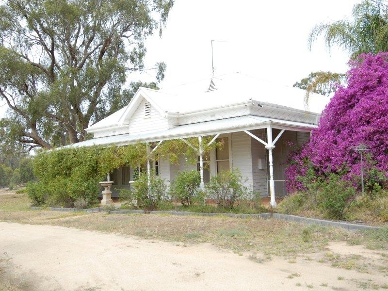 16 Phylands Lane, Deniliquin NSW 2710