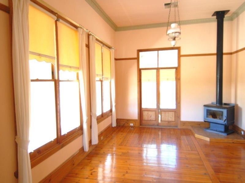 16 Phylands Lane, Deniliquin NSW 2710