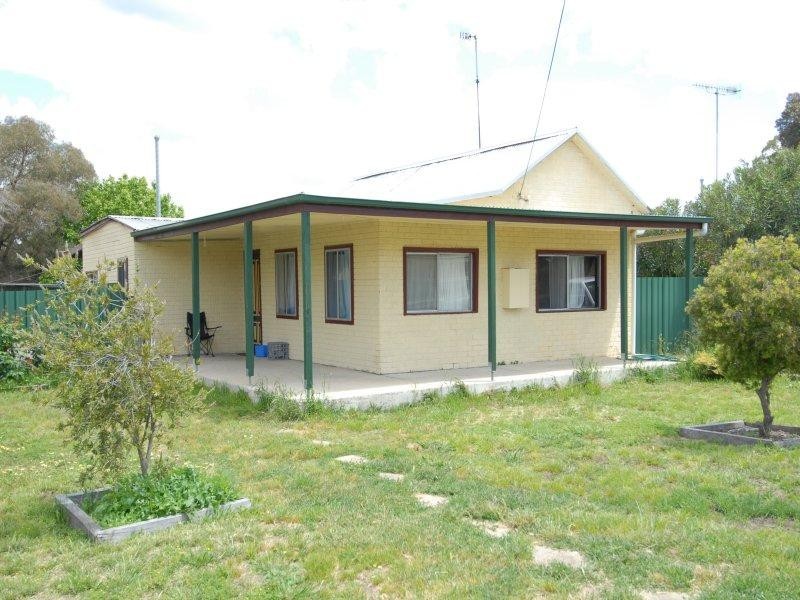 492 Henry Street, Deniliquin NSW 2710