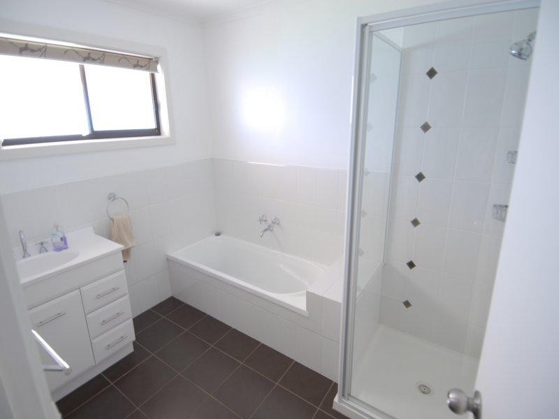 151 Burton Street, Deniliquin NSW 2710