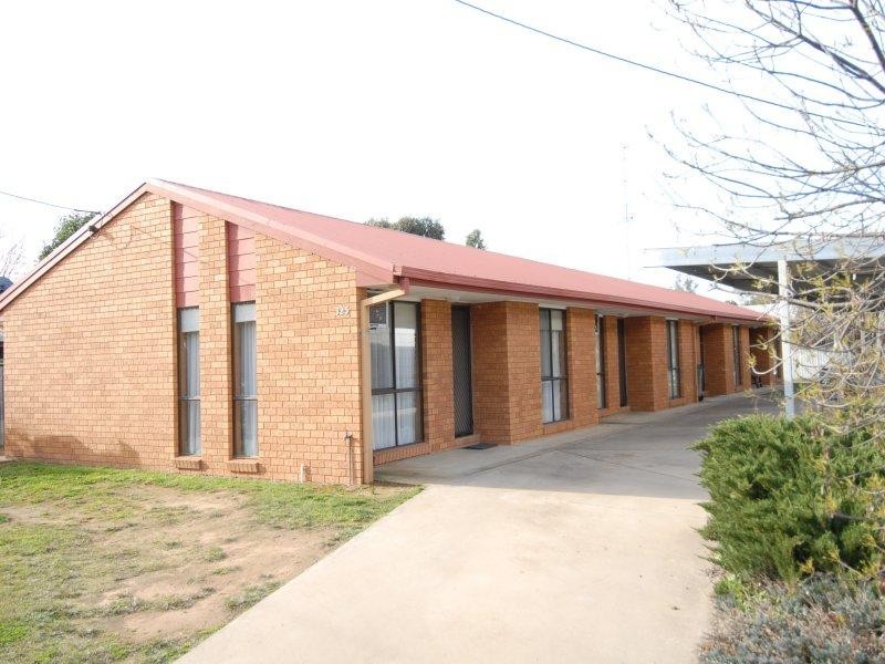 325 Harfleur Street, Deniliquin NSW 2710