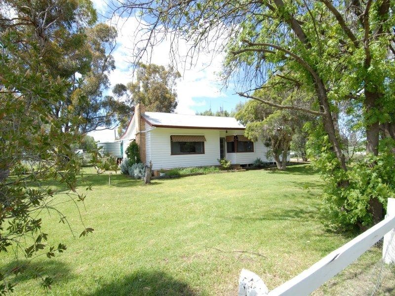 31 Flanagans Lane, Deniliquin NSW 2710
