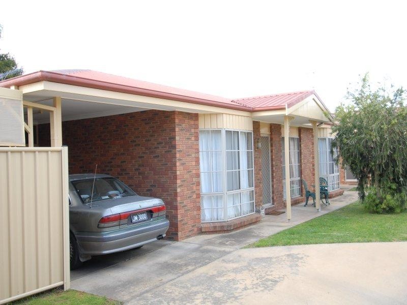 Unit 2/273 Harfleur Street, Deniliquin NSW 2710