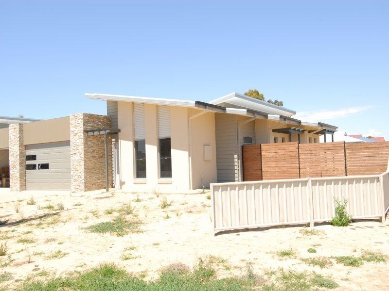 358 Sloane Street, Deniliquin NSW 2710