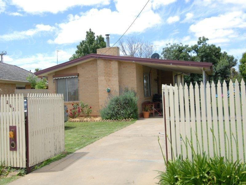 261 Hetherington Street, Deniliquin NSW 2710