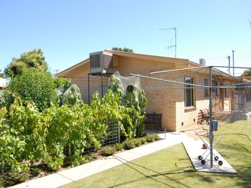 425 Wilkinson Street, Deniliquin NSW 2710