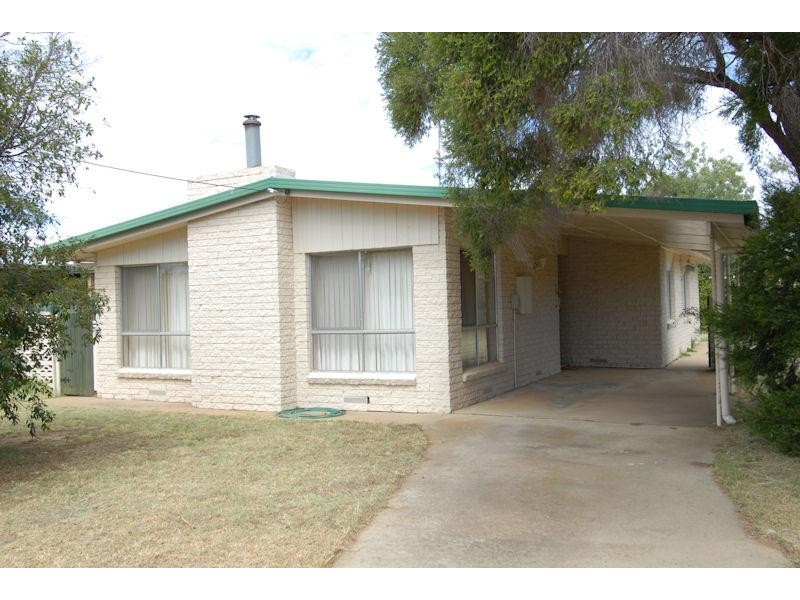 14 Greaves Crescent, Deniliquin NSW 2710