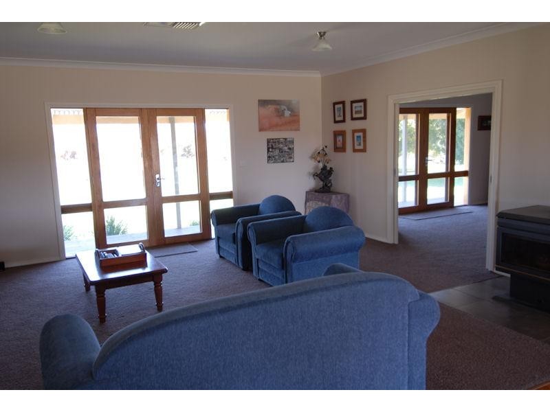 335 Flanagans Lane, Deniliquin NSW 2710