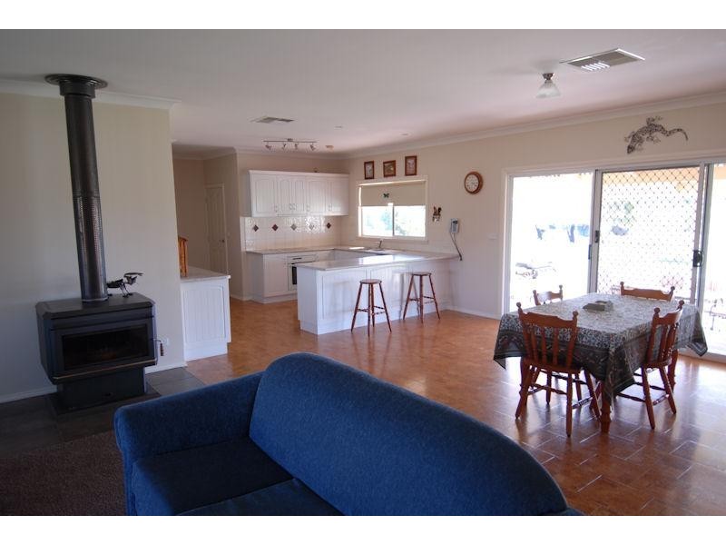 335 Flanagans Lane, Deniliquin NSW 2710