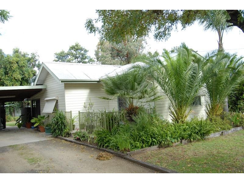 112 Decimus Street, Deniliquin NSW 2710