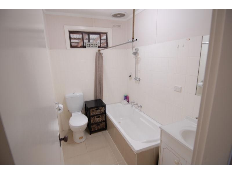 296 Sloane Street, Deniliquin NSW 2710