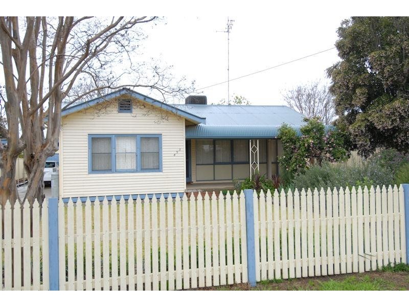 453 Wood Street, Deniliquin NSW 2710