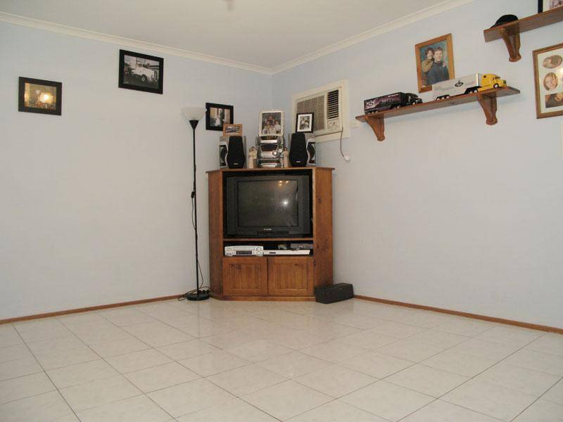 12 INSIGNIA AVENUE, Andrews Farm SA 5114