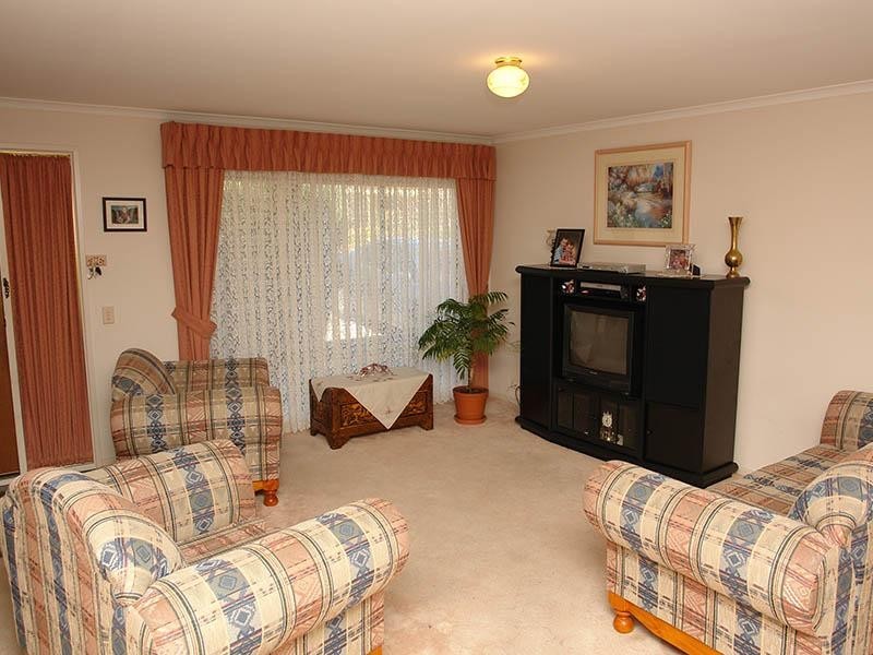 27 NORWAY AVENUE, Hillbank SA 5112