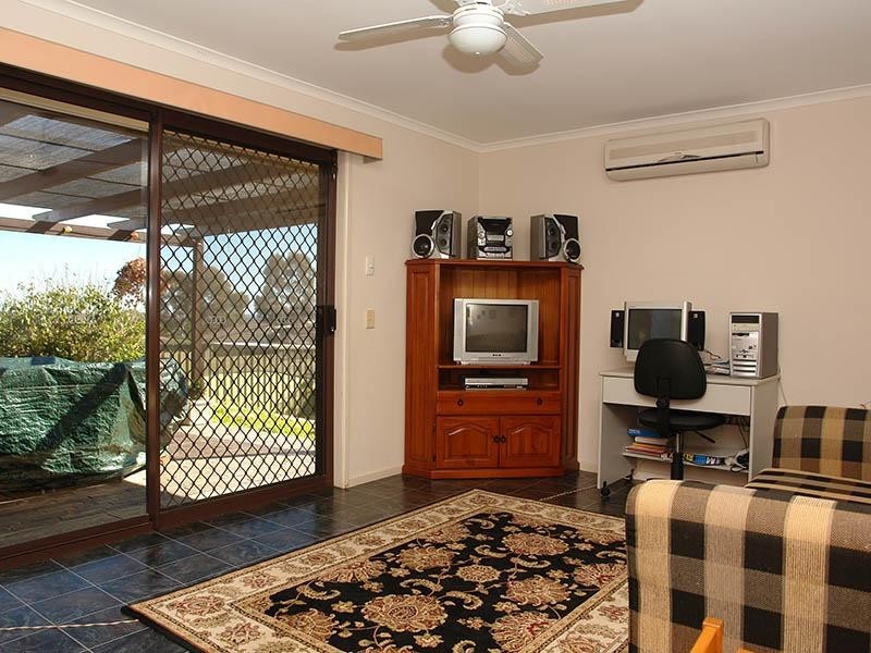 27 NORWAY AVENUE, Hillbank SA 5112