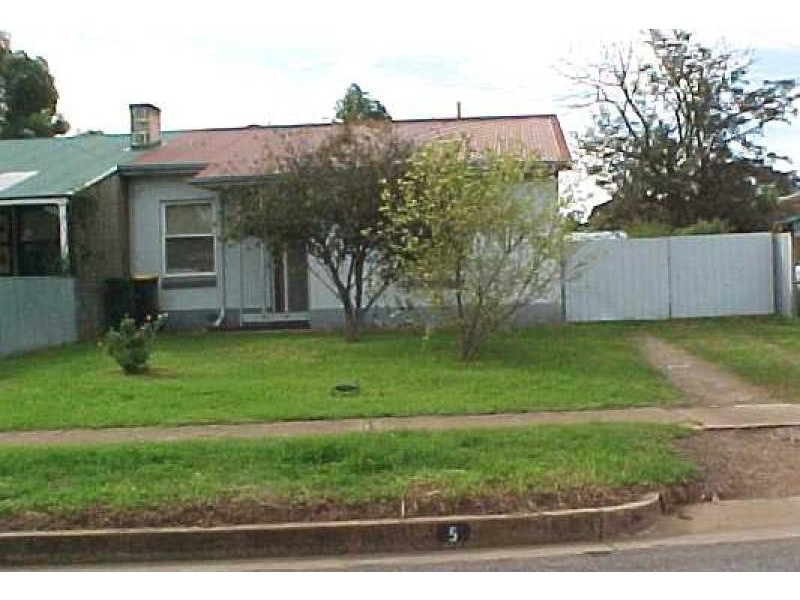 5 MURPHY STREET, Elizabeth Grove SA 5112