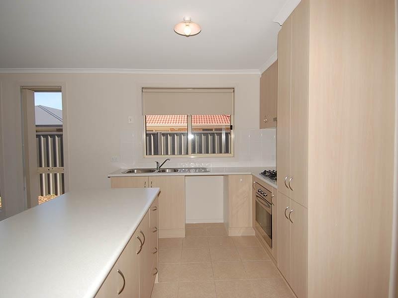 43 LAKESIDE DRIVE, Andrews Farm SA 5114