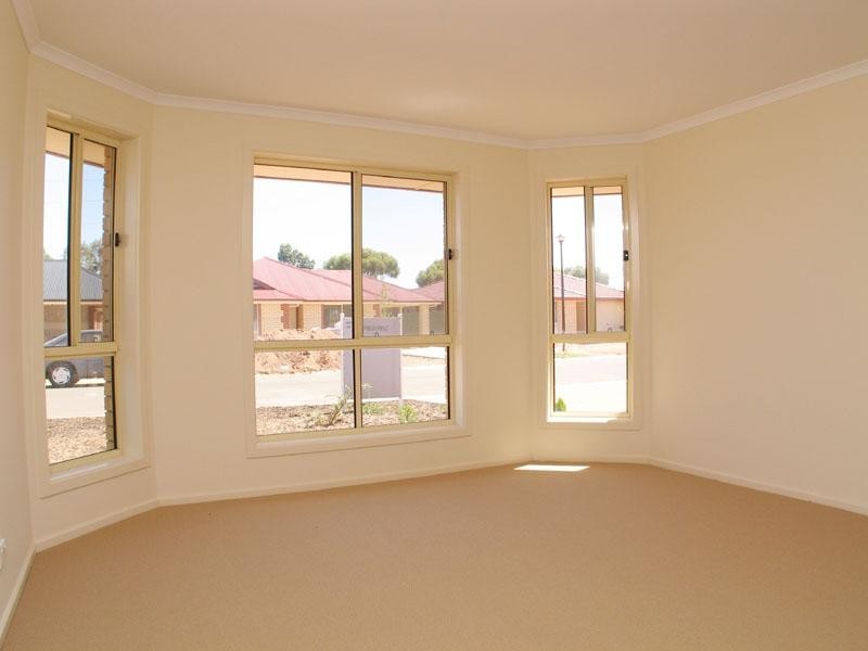 7 ORANGE  PARADE, Munno Para West SA 5115
