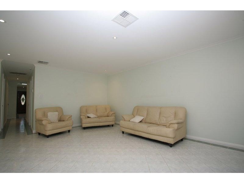 24 Regent Grove, Blakeview SA 5114