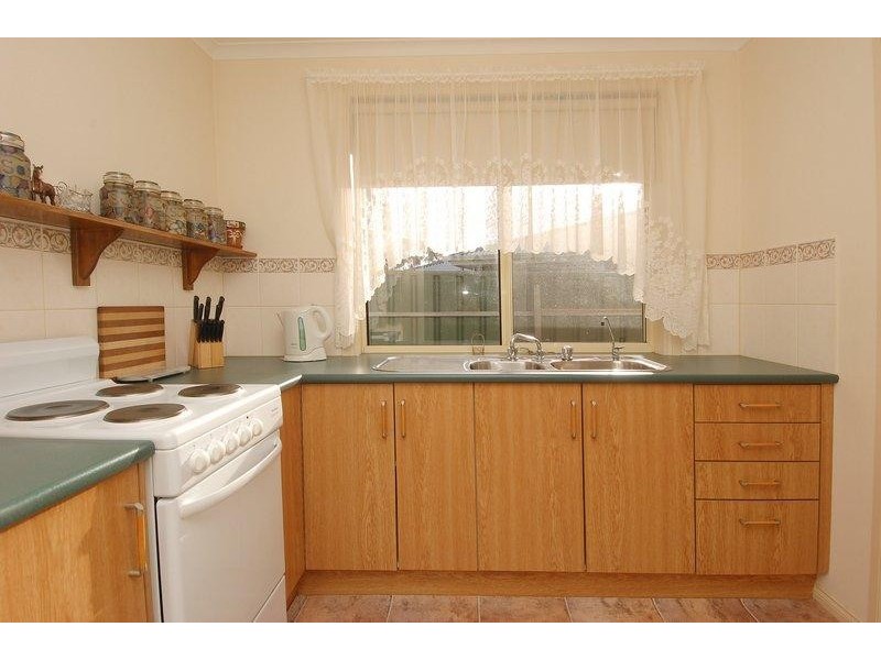 37 A Warooka Crescent, Smithfield SA 5114