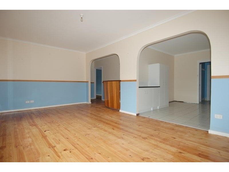 8 Robins Street, Elizabeth Downs SA 5113