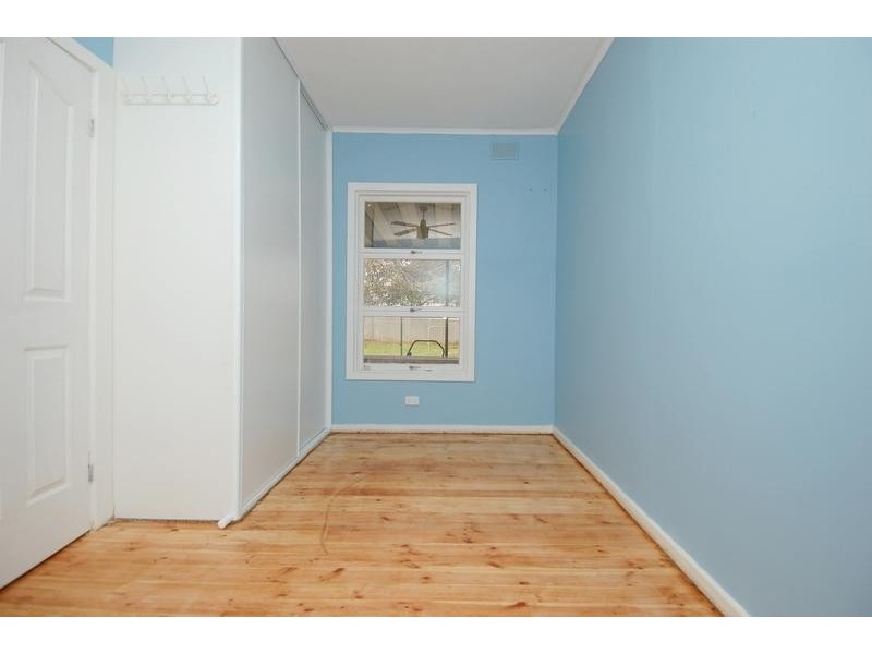 8 Robins Street, Elizabeth Downs SA 5113