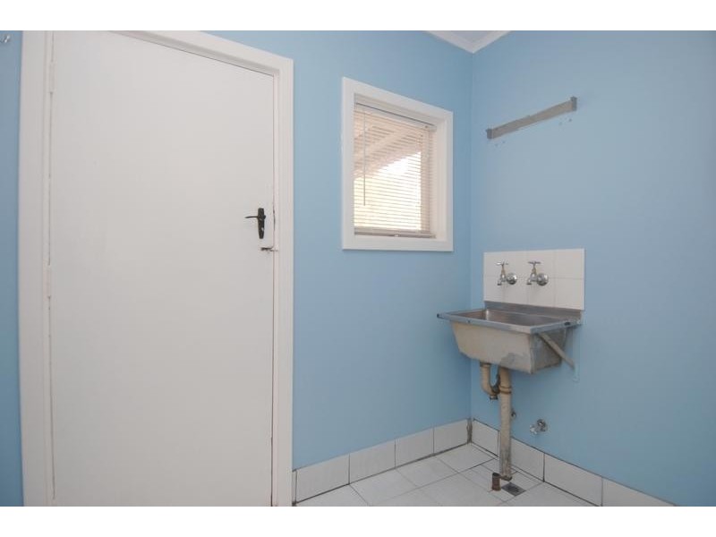 8 Robins Street, Elizabeth Downs SA 5113