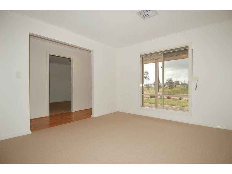 1 Strathaird Court, Smithfield SA 5114