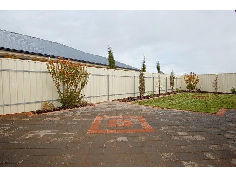 1 Strathaird Court, Smithfield SA 5114