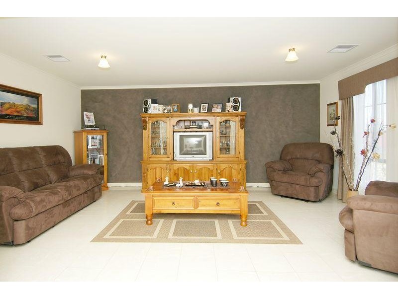 25 Falcon Drive, Hewett SA 5118