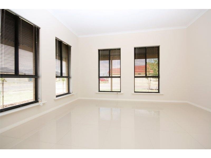 31 Waterside Drive, Burton SA 5110