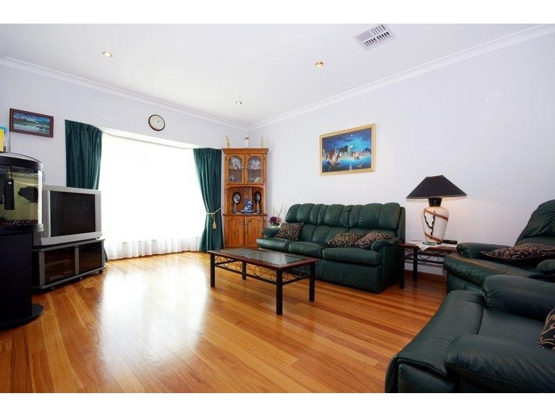 8 Coach House Mews, Hillbank SA 5112