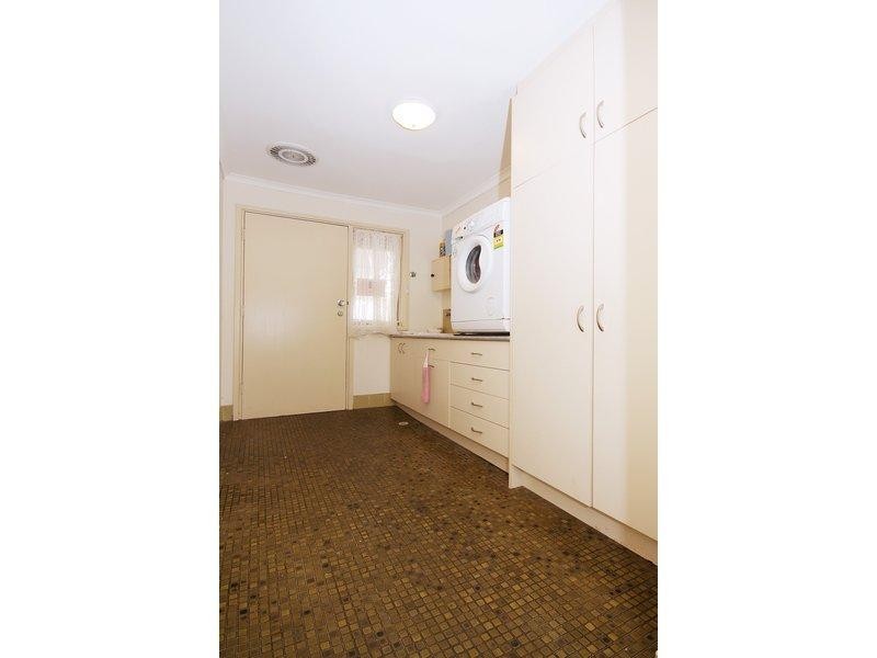 9 Alawoona Road, Munno Para SA 5115