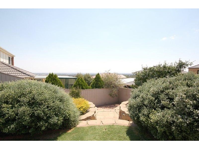 17 Honeysuckle Drive, Hillbank SA 5112