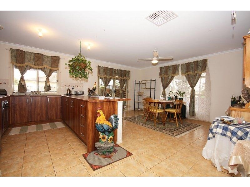 7 Railway Crescent, Evanston SA 5116