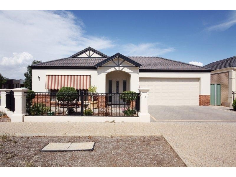 10 Shoalhaven Circuit, Mawson Lakes SA 5095