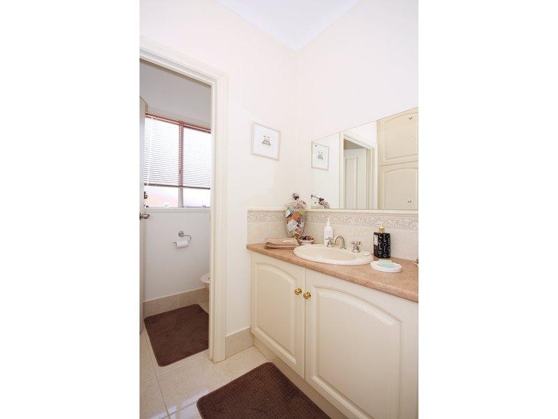 10 Shoalhaven Circuit, Mawson Lakes SA 5095