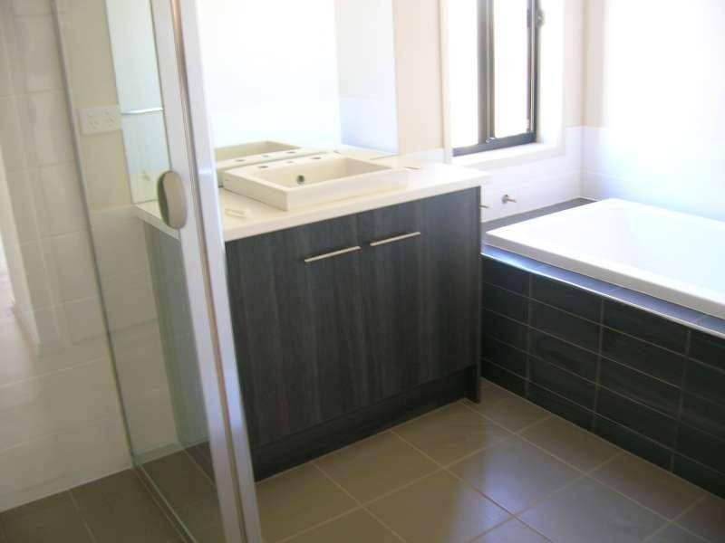 2 Overlander Way, Smithfield SA 5114