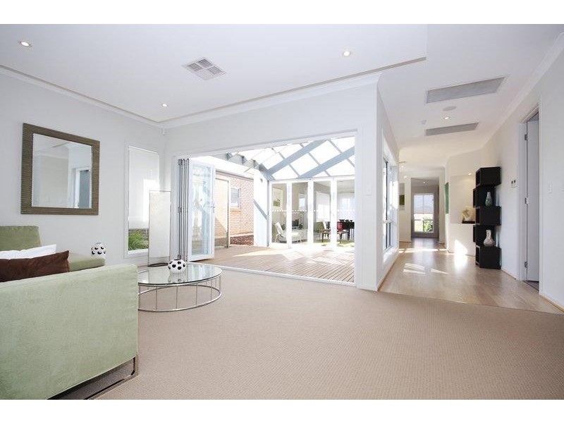 7 Lakeside Drive, Andrews Farm SA 5114