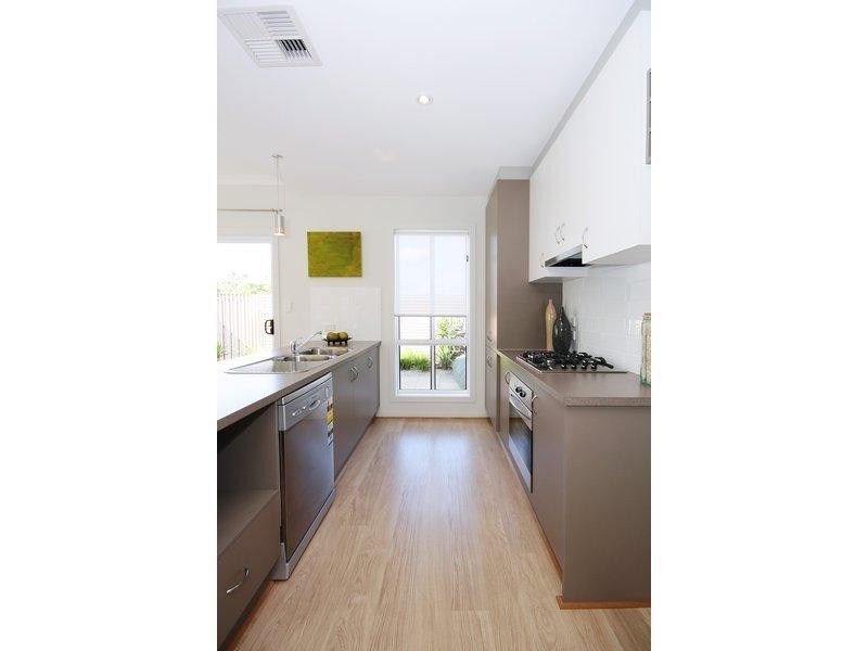 7 Lakeside Drive, Andrews Farm SA 5114