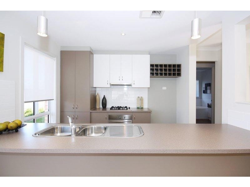 7 Lakeside Drive, Andrews Farm SA 5114