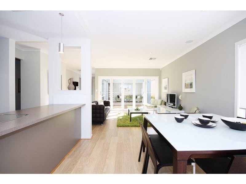 7 Lakeside Drive, Andrews Farm SA 5114
