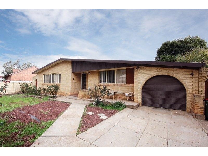 4 Marleycombe Road, Elizabeth Vale SA 5112