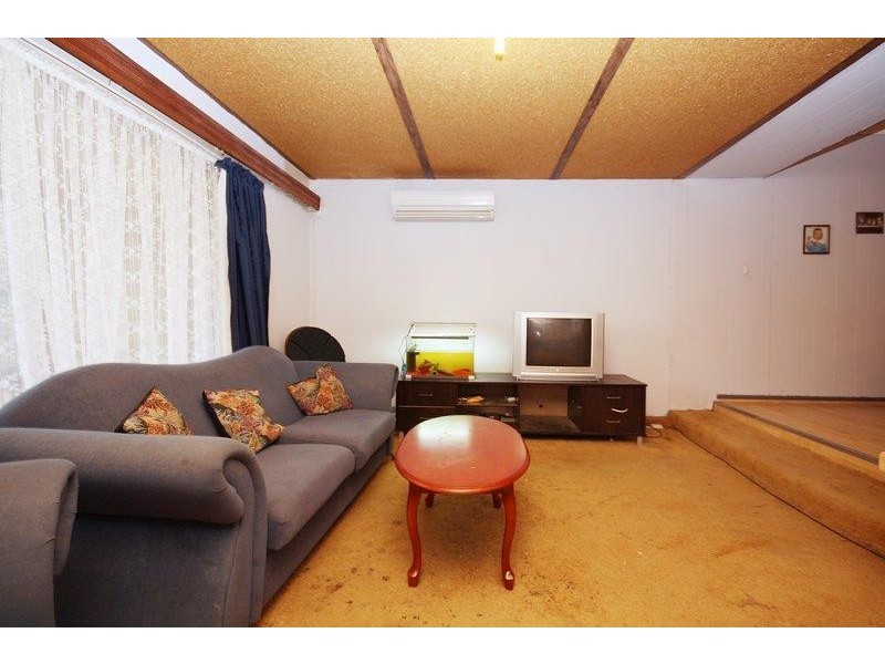 4 Marleycombe Road, Elizabeth Vale SA 5112