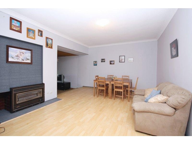 4 Marleycombe Road, Elizabeth Vale SA 5112